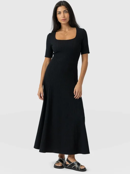 Saint and Sofia Akia Short Sleeve Dress - Black Textured