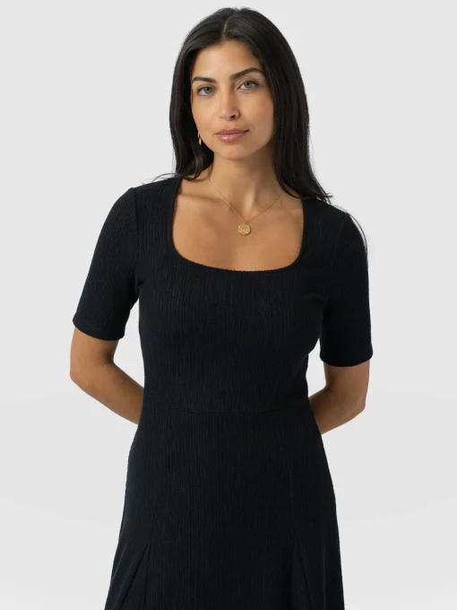 Saint and Sofia Akia Short Sleeve Dress - Black Textured