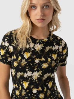 Saint and Sofia Greenwich Dress Short Sleeve - Black Daisy Floral