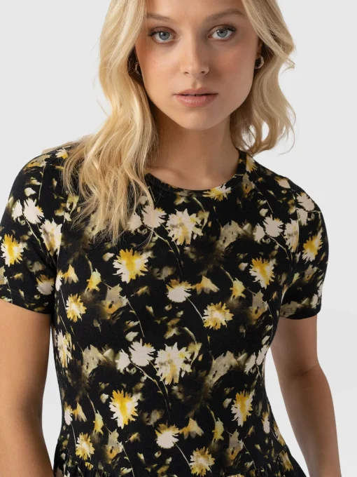 Saint and Sofia Greenwich Dress Short Sleeve - Black Daisy Floral